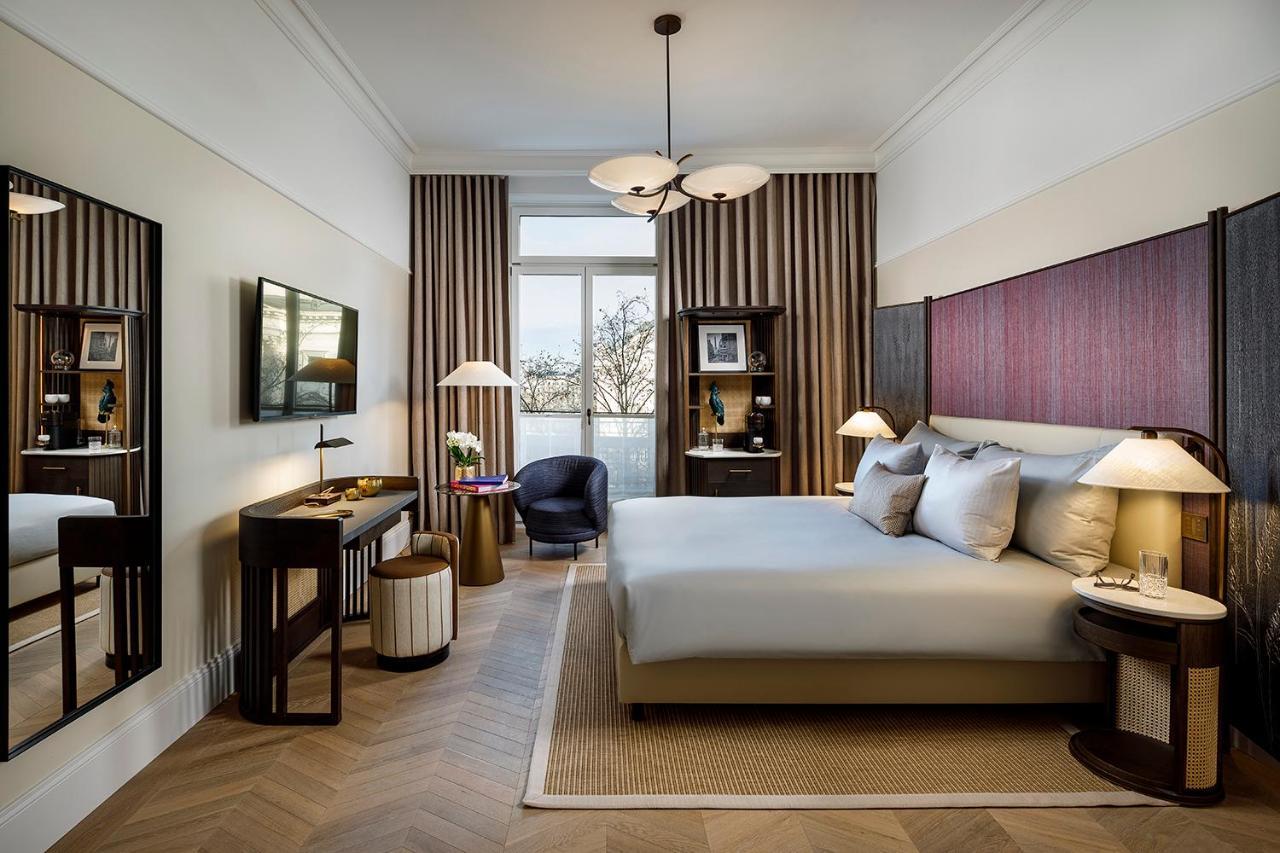 Ambassador Deluxe Room